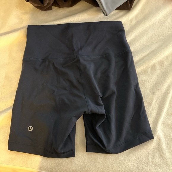Lululemon wunder train shorts 6” - Picture 2 of 3
